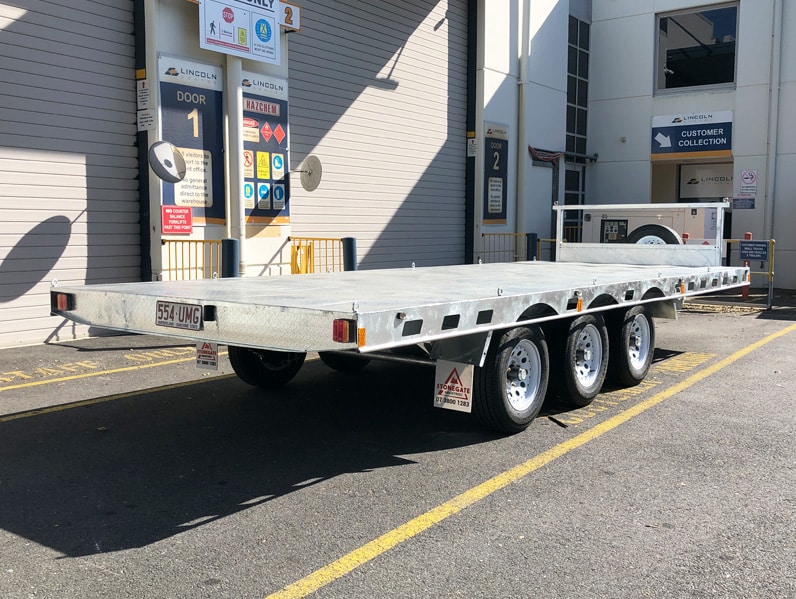 19×8 HEAVY DUTY TRI-AXLE FLAT DECK TRAILER FOR SALE - Image 8