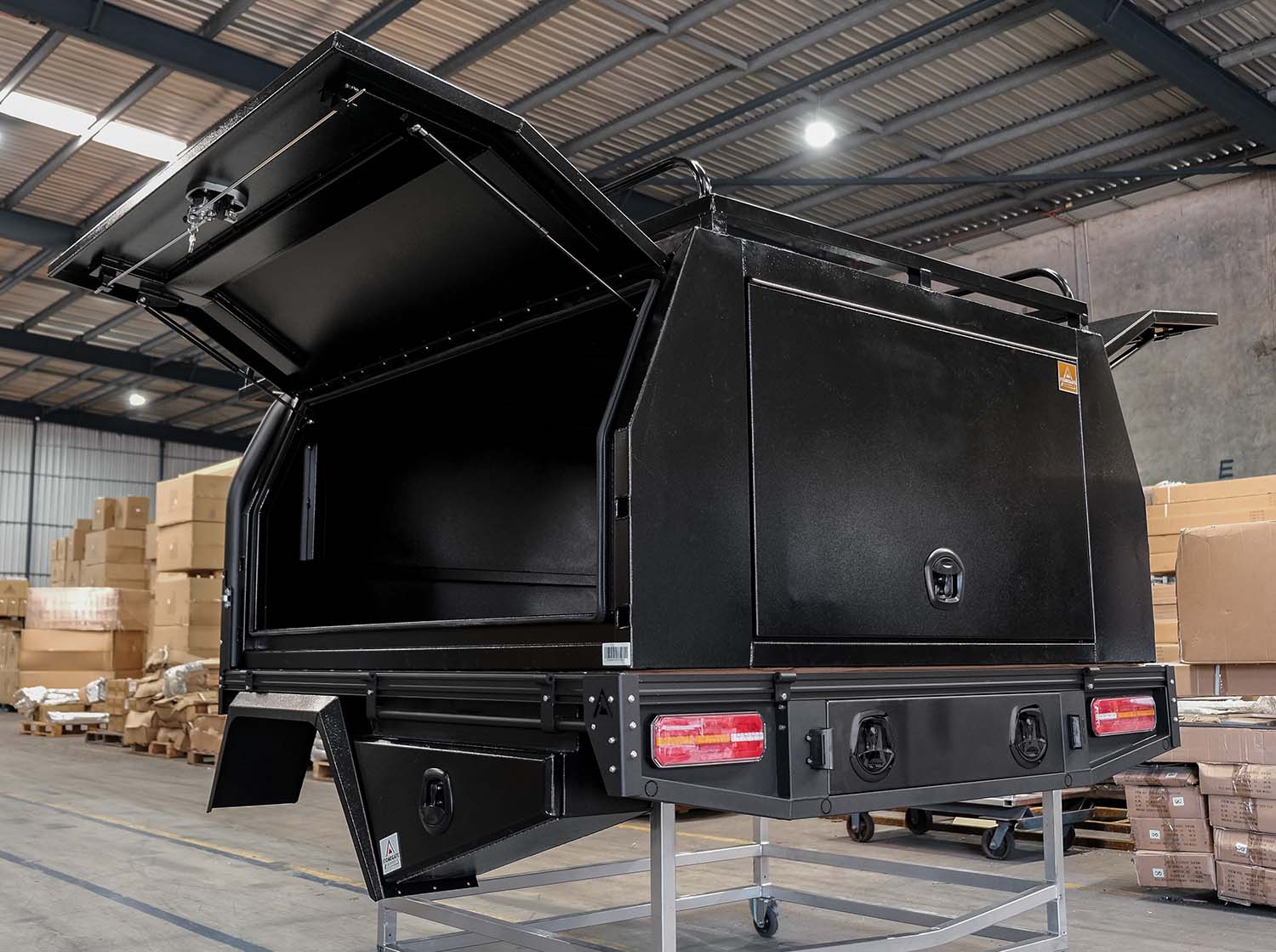 TRADIE ELITE FLAT PLATE DUAL CAB UTE TRAY & CANOPY COMBO PACKAGE BLACK POWDER-COATED - Image 3