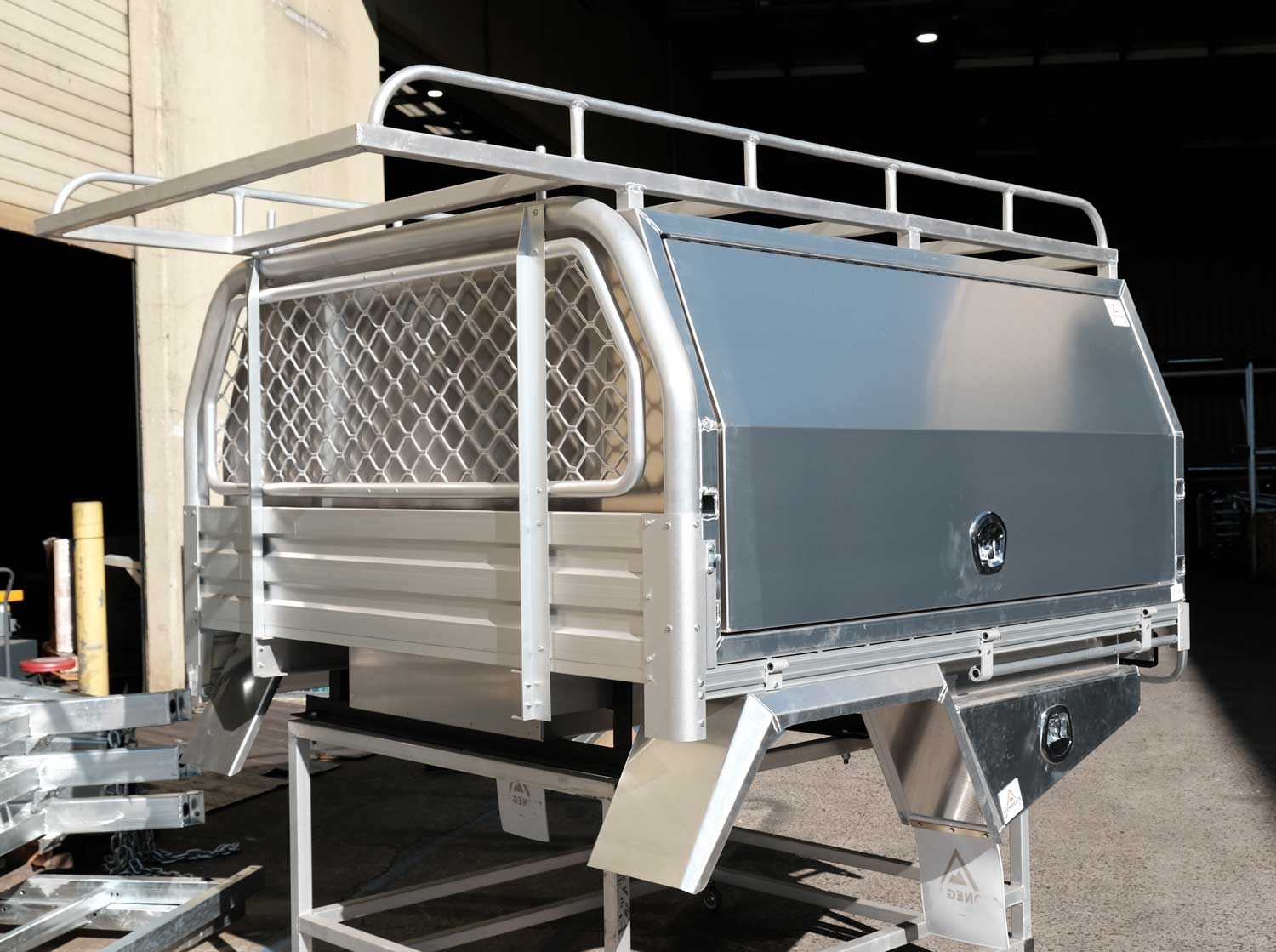 DUAL CAB TRADIE ELITE UTE TRAY & CANOPY COMBO PACKAGE - Image 4