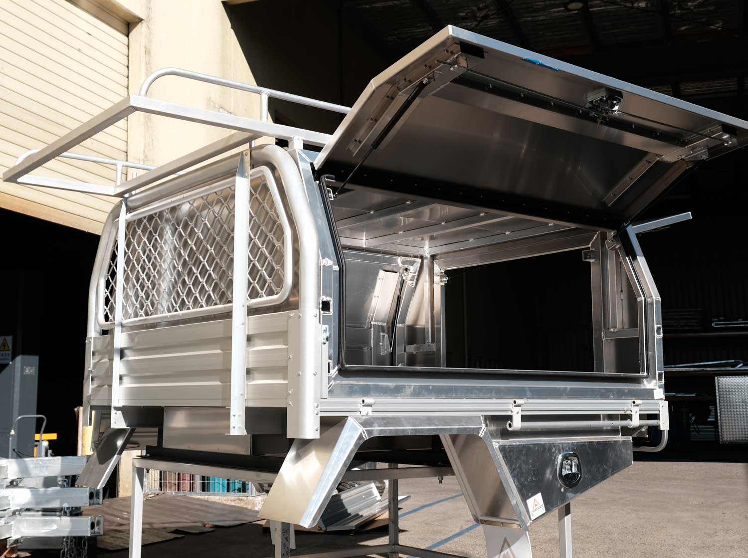 DUAL CAB TRADIE ELITE UTE TRAY & CANOPY COMBO PACKAGE - Image 3