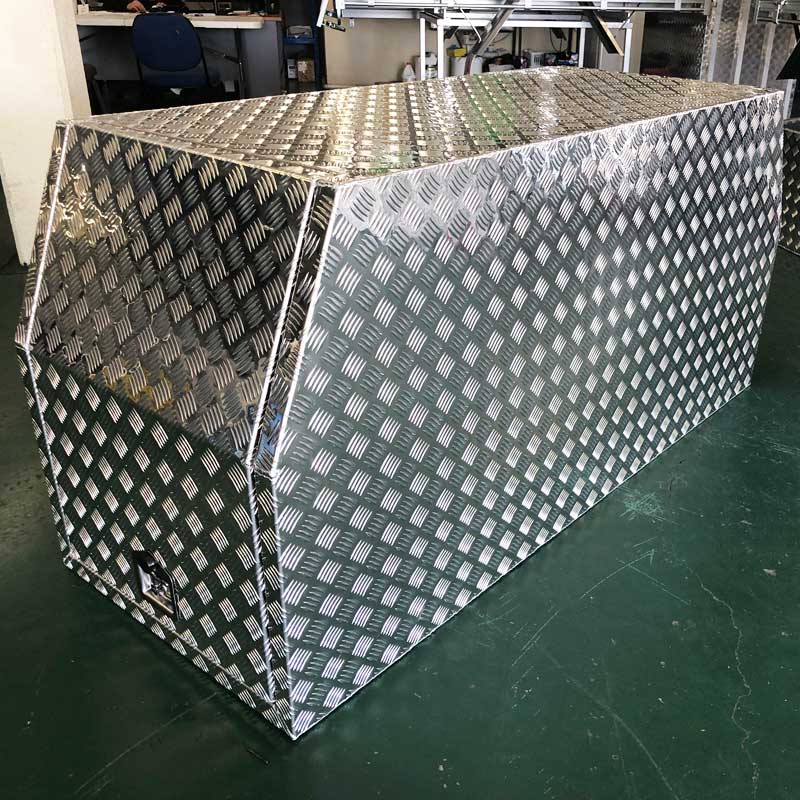 (C5) 700MM ALUMINIUM HALF CANOPY – CHECKER PLATE - Image 6