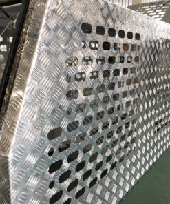 (DC3) 700MM ALUMINIUM DOG BOX – CHECKER PLATE - Image 6