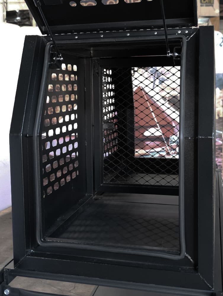 (DC5) 700MM ALUMINIUM DOG BOX – BLACK POWDER-COATED - Image 9