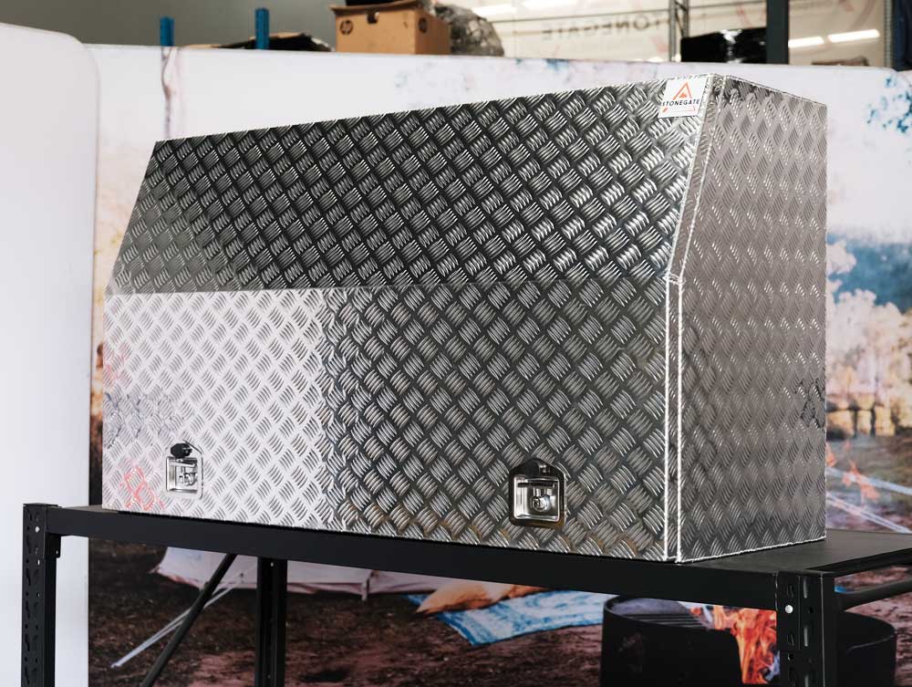 F1 ALUMINIUM FULL OPENING DOOR TOOLBOX FOR SALE WITH ADJUSTABLE SHELF (1450MM X 600MM X 850MM) - Image 2