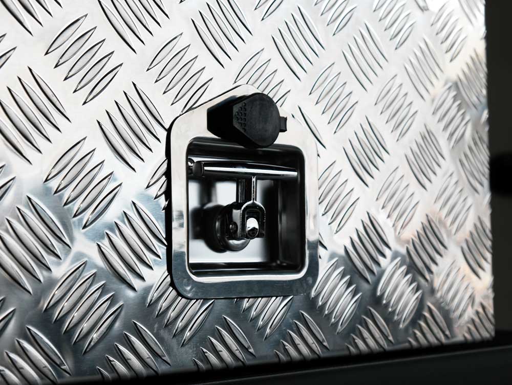F1 ALUMINIUM FULL OPENING DOOR TOOLBOX FOR SALE WITH ADJUSTABLE SHELF (1450MM X 600MM X 850MM) - Image 6