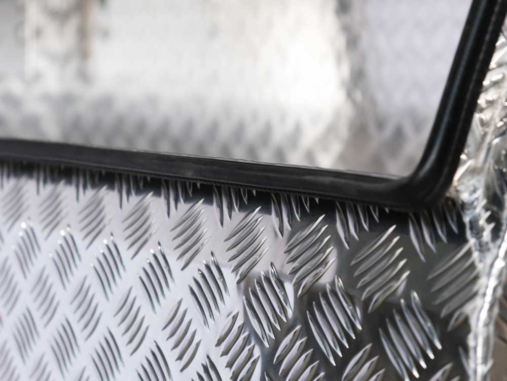 F4 ALUMINIUM 3/4 HALF SIDE OPENING UTE TOOLBOX FOR SALE WITH ADJUSTABLE SHELF (1700MM X 600MM X 850MM) - Image 8