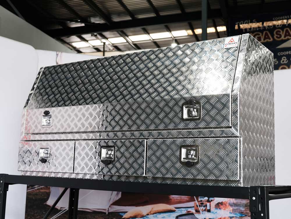 F5 ALUMINIUM 3/4 HALF SIDE OPENING DOOR TOOLBOX WITH 3 SLIDE-OUT DRAWERS (1700MM X 600MM X 850MM) - Image 2