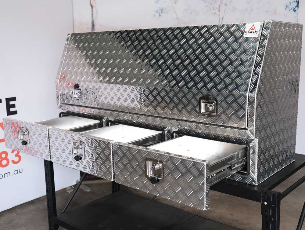 F5 ALUMINIUM 3/4 HALF SIDE OPENING DOOR TOOLBOX WITH 3 SLIDE-OUT DRAWERS (1700MM X 600MM X 850MM) - Image 5