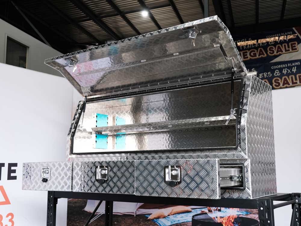 F5 ALUMINIUM 3/4 HALF SIDE OPENING DOOR TOOLBOX WITH 3 SLIDE-OUT DRAWERS (1700MM X 600MM X 850MM) - Image 6