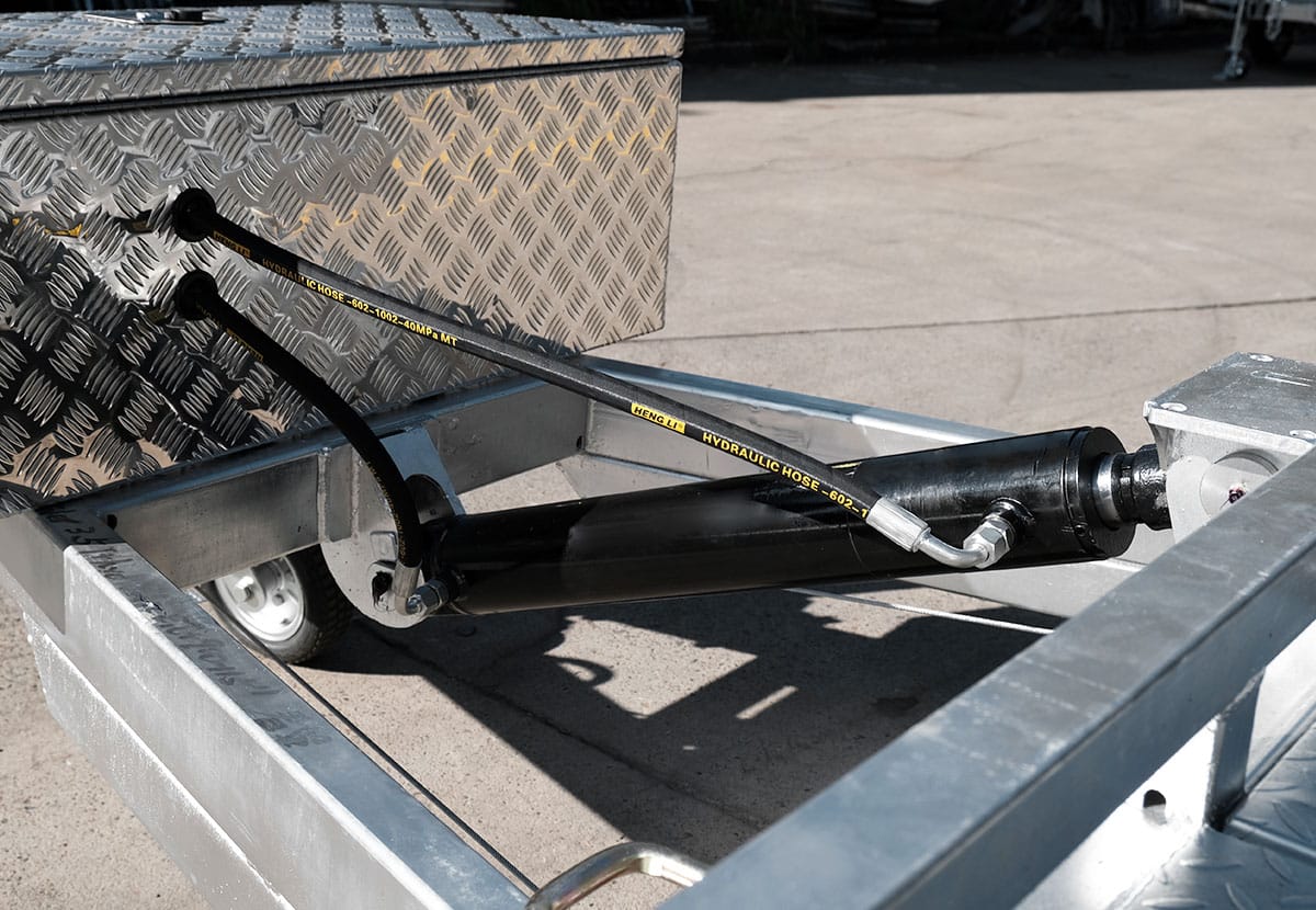 16×6.6 HYDRAULIC TILT CAR TRAILER FOR SALE (3000KG ATM) - Image 10