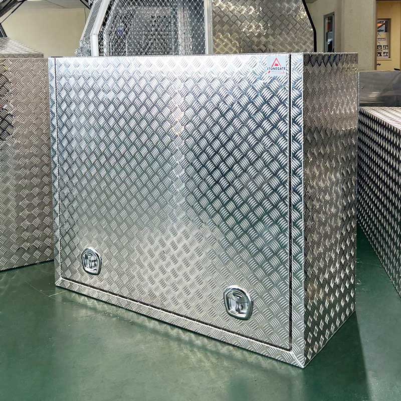TK1 FULL SIDE OPENING DOOR TRUCK BOX FOR SALE WITH 2 SHELVES (1400MM X 600MM X 1200MM) - Image 4