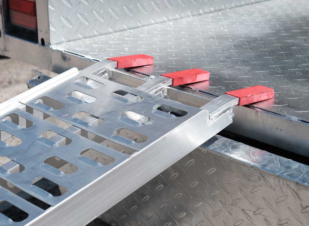 2.2M ALUMINIUM CURVED FOLDING LOADING RAMP FOR SALE - Image 6