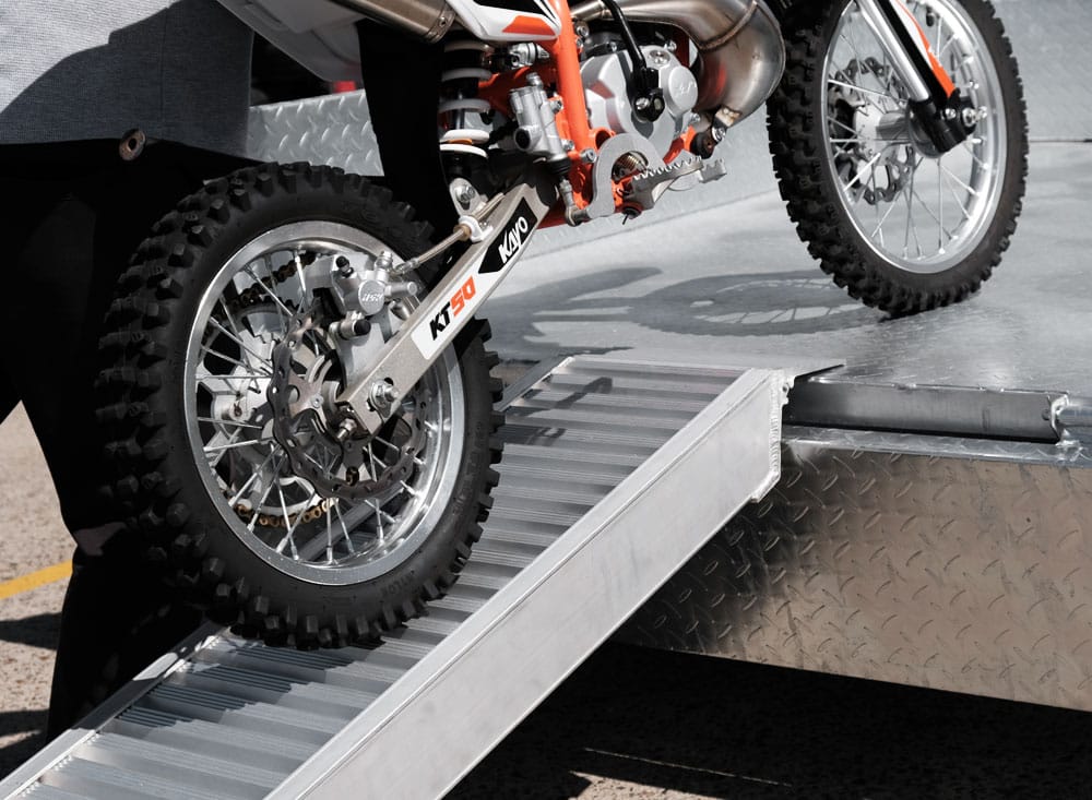 2.5M HEAVY-DUTY ALUMINIUM UTE / TRUCK / TRAILER RAMP FOR SALE CAPACITY 1390KG EA. - Image 4