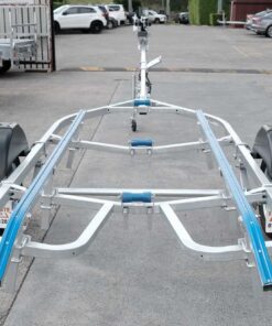 4900 SERIES BOAT TRAILER FOR SALE (WOBBLE ROLLERS OR SKID TYPE) - Image 3