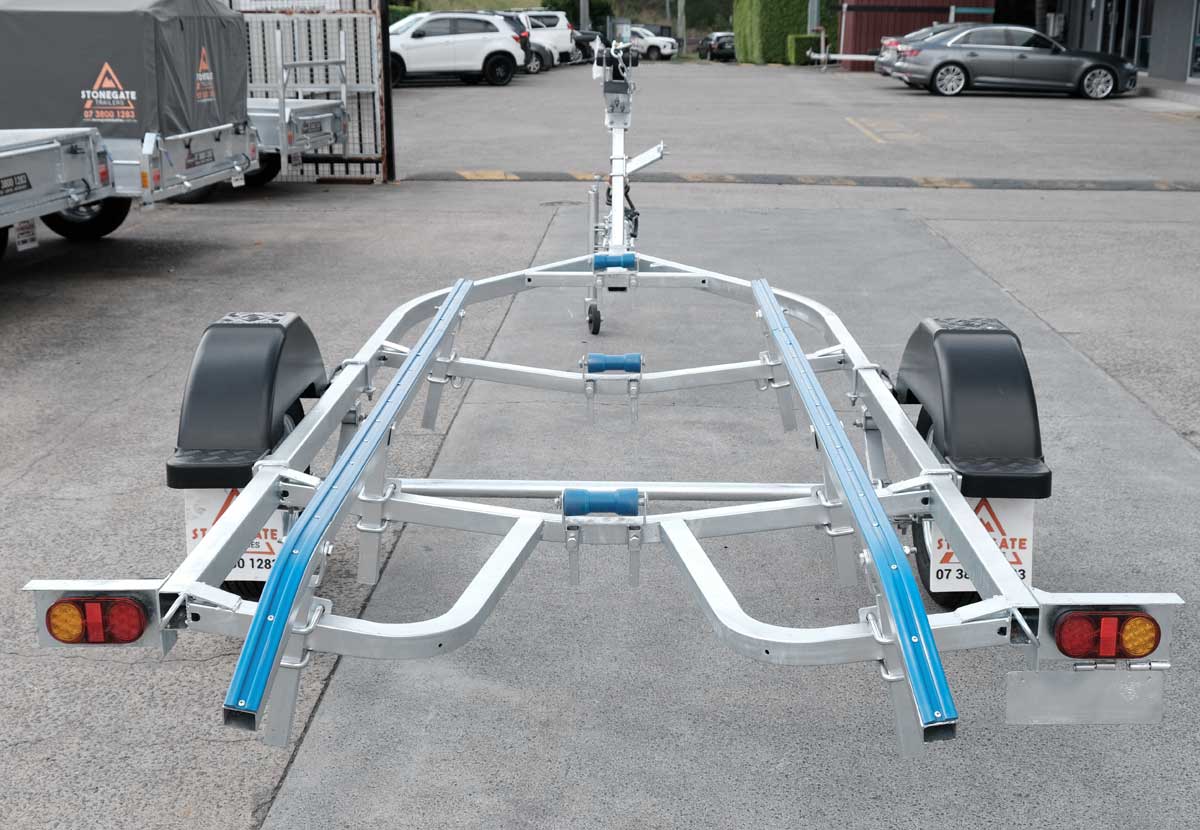 4900 SERIES BOAT TRAILER FOR SALE (WOBBLE ROLLERS OR SKID TYPE) - Image 3