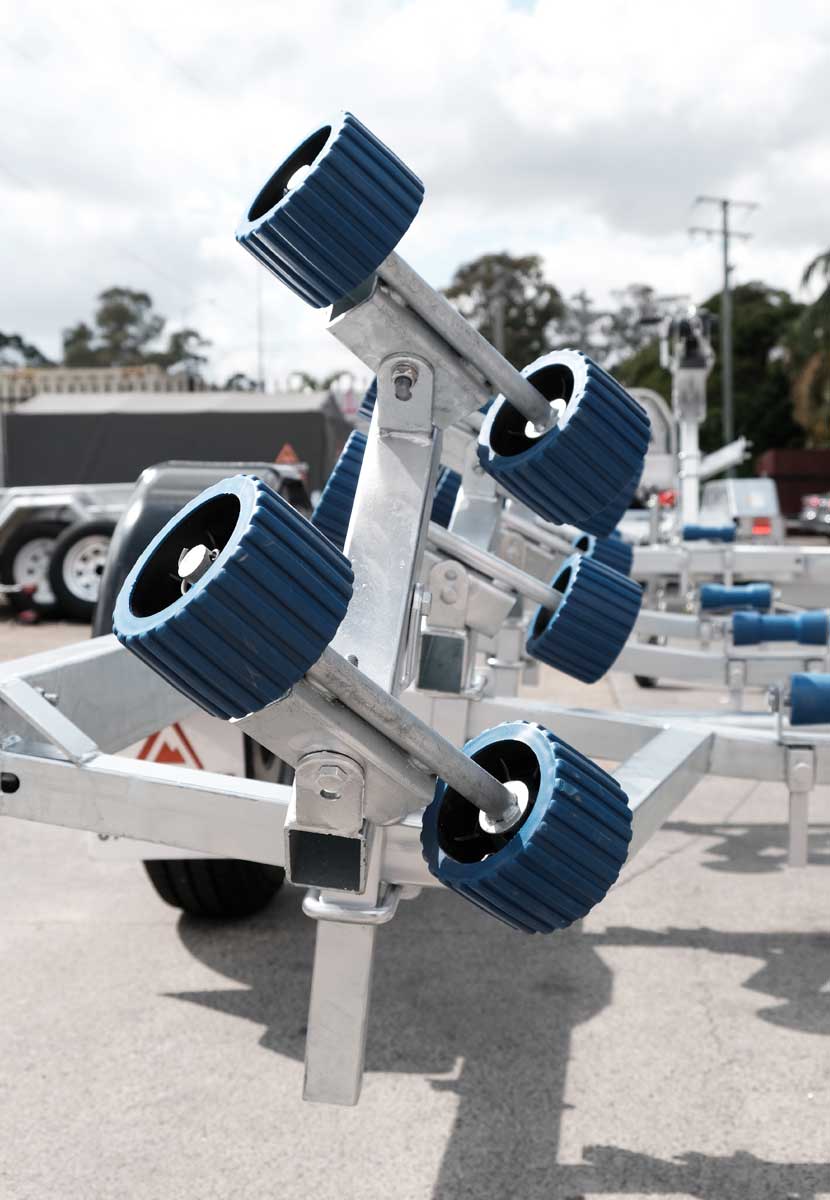 5700 SERIES BOAT TRAILER FOR SALE WITH DISC BRAKES (WOBBLE ROLLERS OR SKIDS) - Image 5