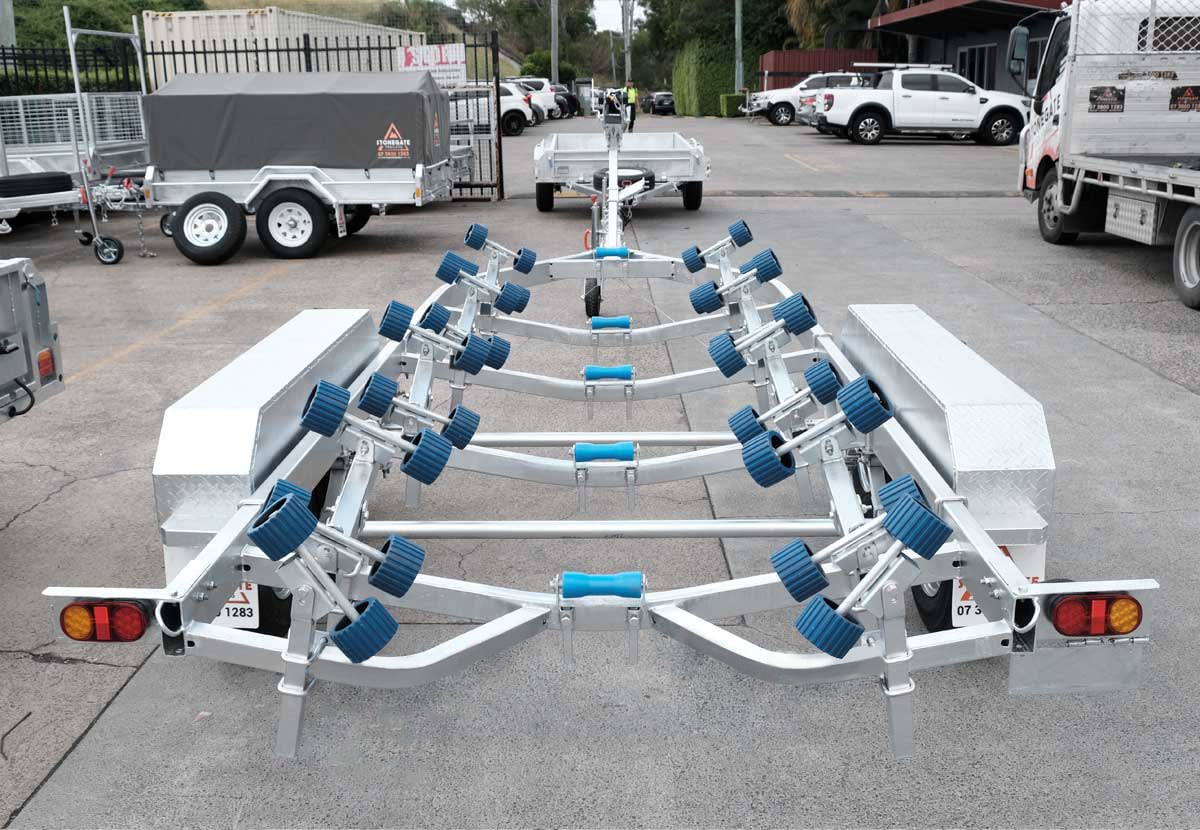 6500 SERIES BOAT TRAILER FOR SALE WITH DISC BRAKES - Image 3