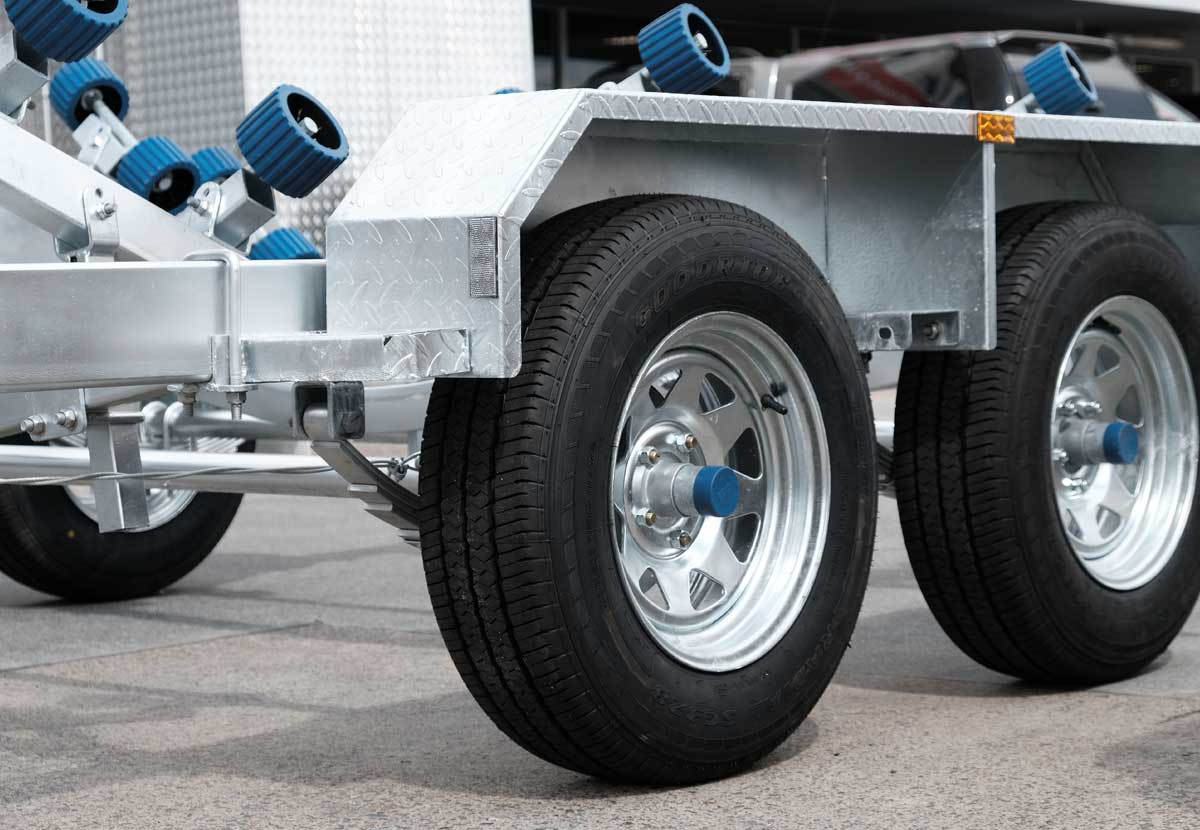 6500 SERIES BOAT TRAILER FOR SALE WITH DISC BRAKES - Image 9